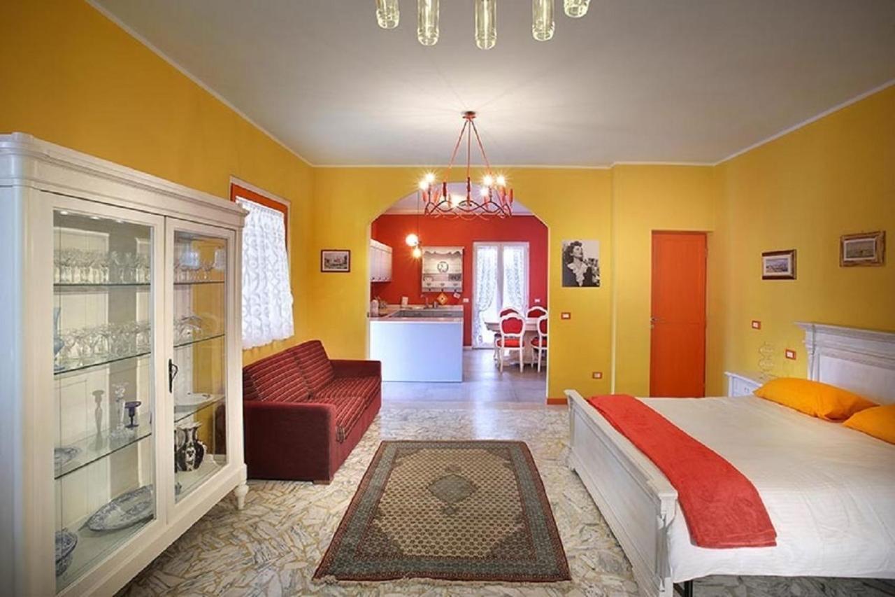 Attico Incerpi, Terrazza Sui Tetti Di Montecatini Terme Apartment Luaran gambar