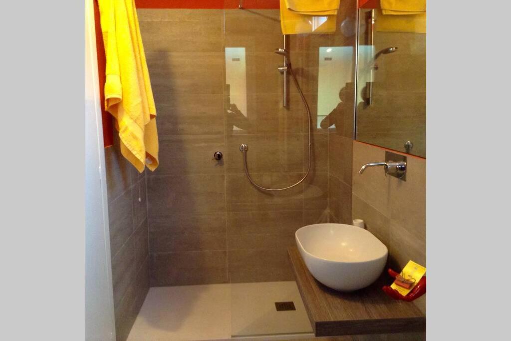 Attico Incerpi, Terrazza Sui Tetti Di Montecatini Terme Apartment Luaran gambar