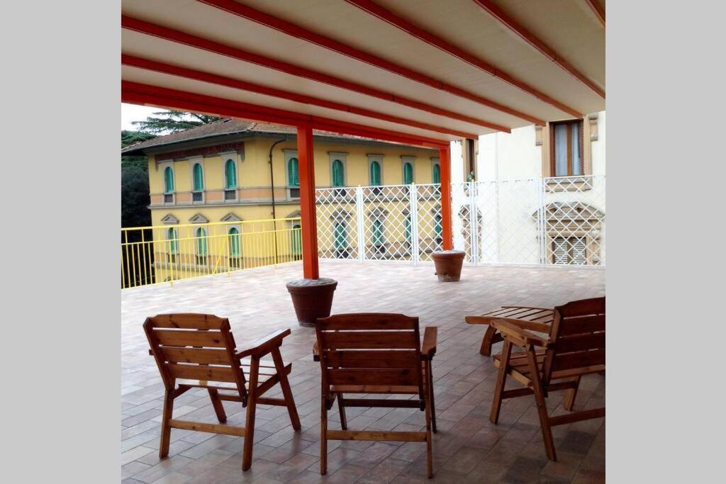 Attico Incerpi, Terrazza Sui Tetti Di Montecatini Terme Apartment Luaran gambar